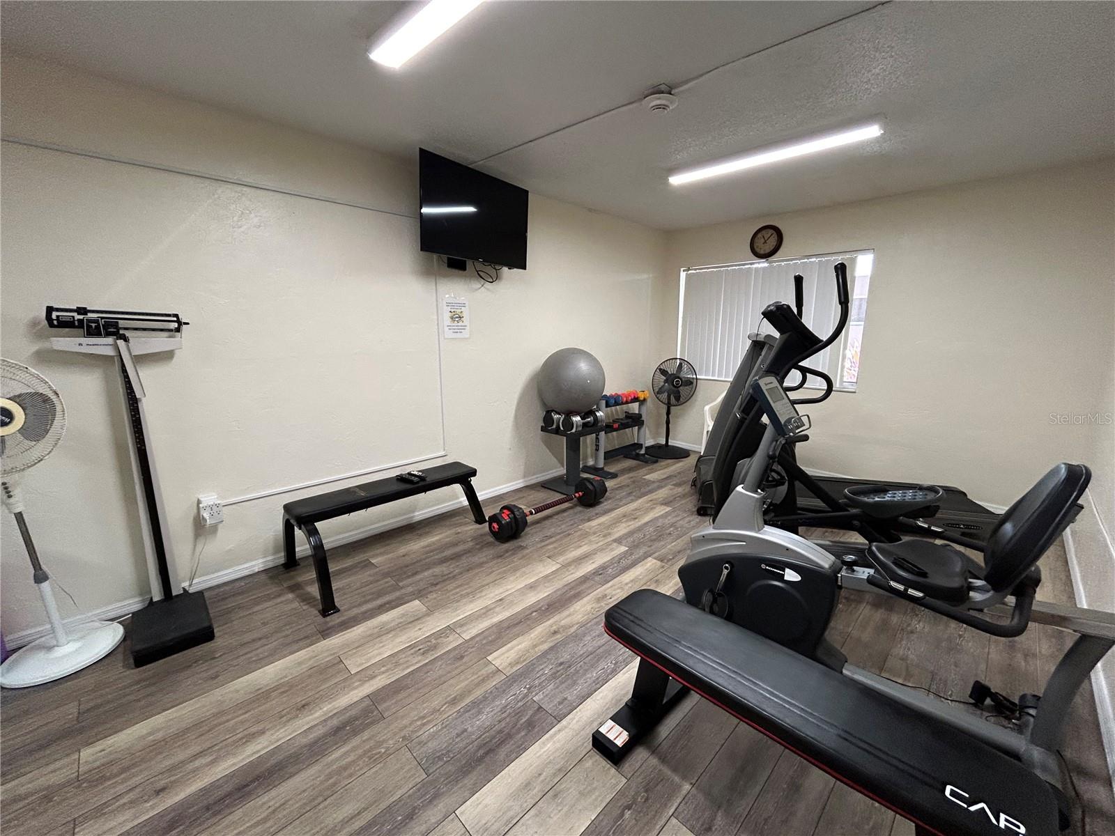 GLEN OAKS GARDEN APTS 1 - Residential