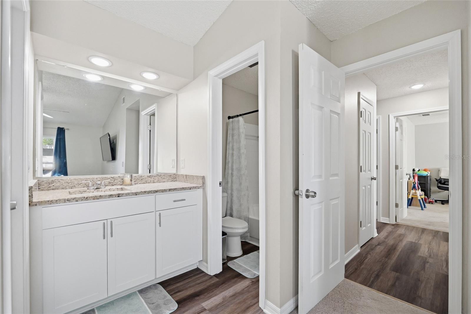 VALRICO VISTA - Residential