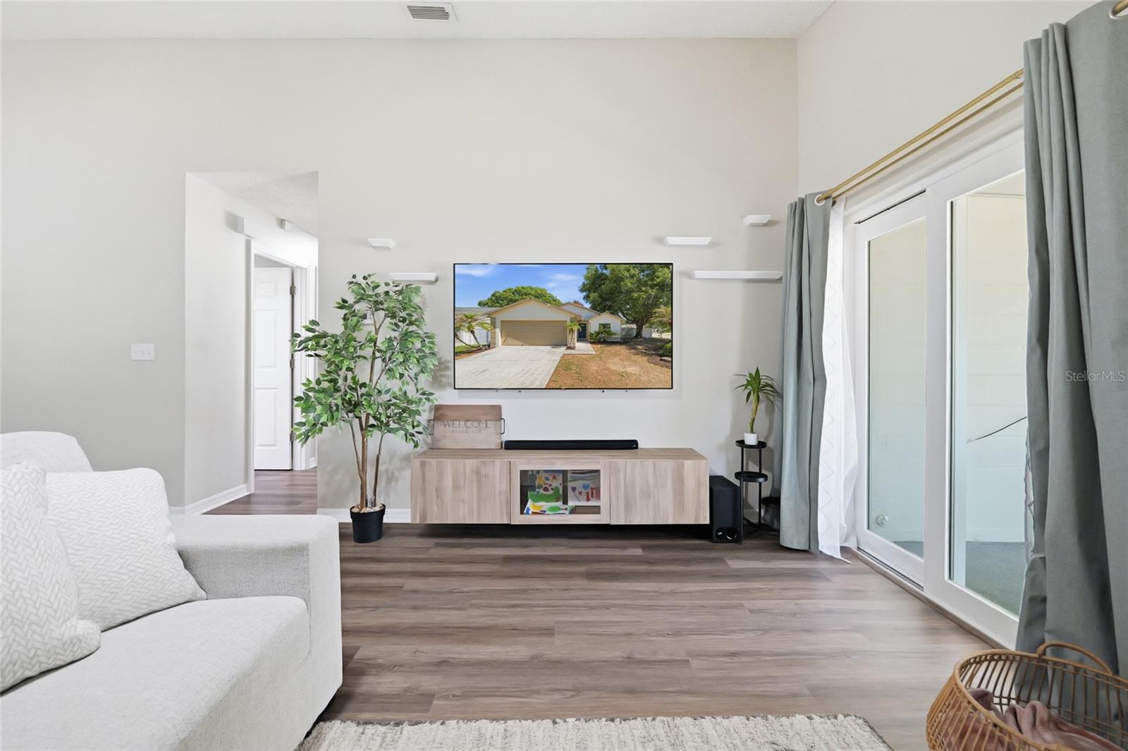 VALRICO VISTA - Residential