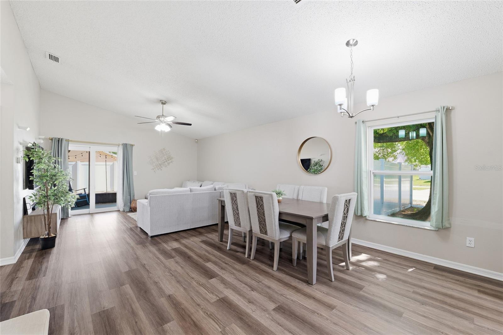 VALRICO VISTA - Residential