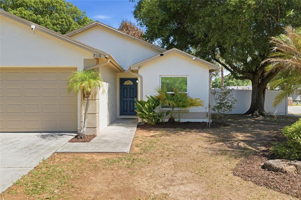 Photo of 2116 Intervista Ln, Valrico, FL 33594 (MLS # TB8503861)