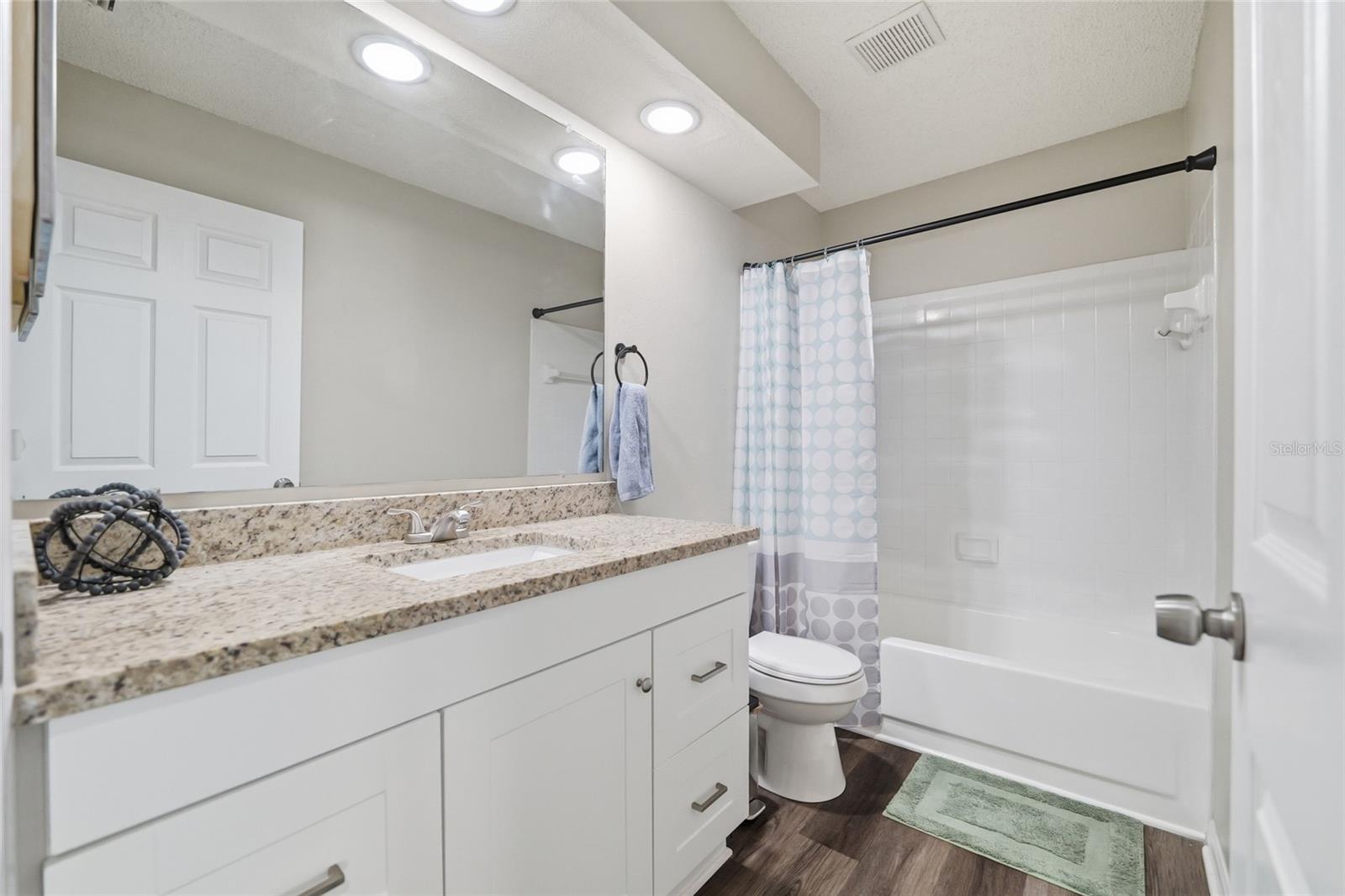VALRICO VISTA - Residential