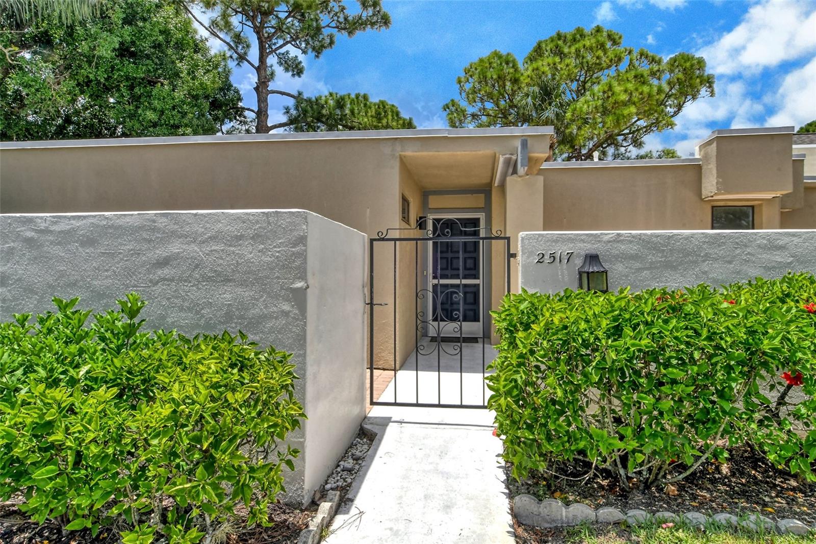 2517 GLEBE FARM CLOSE H-2