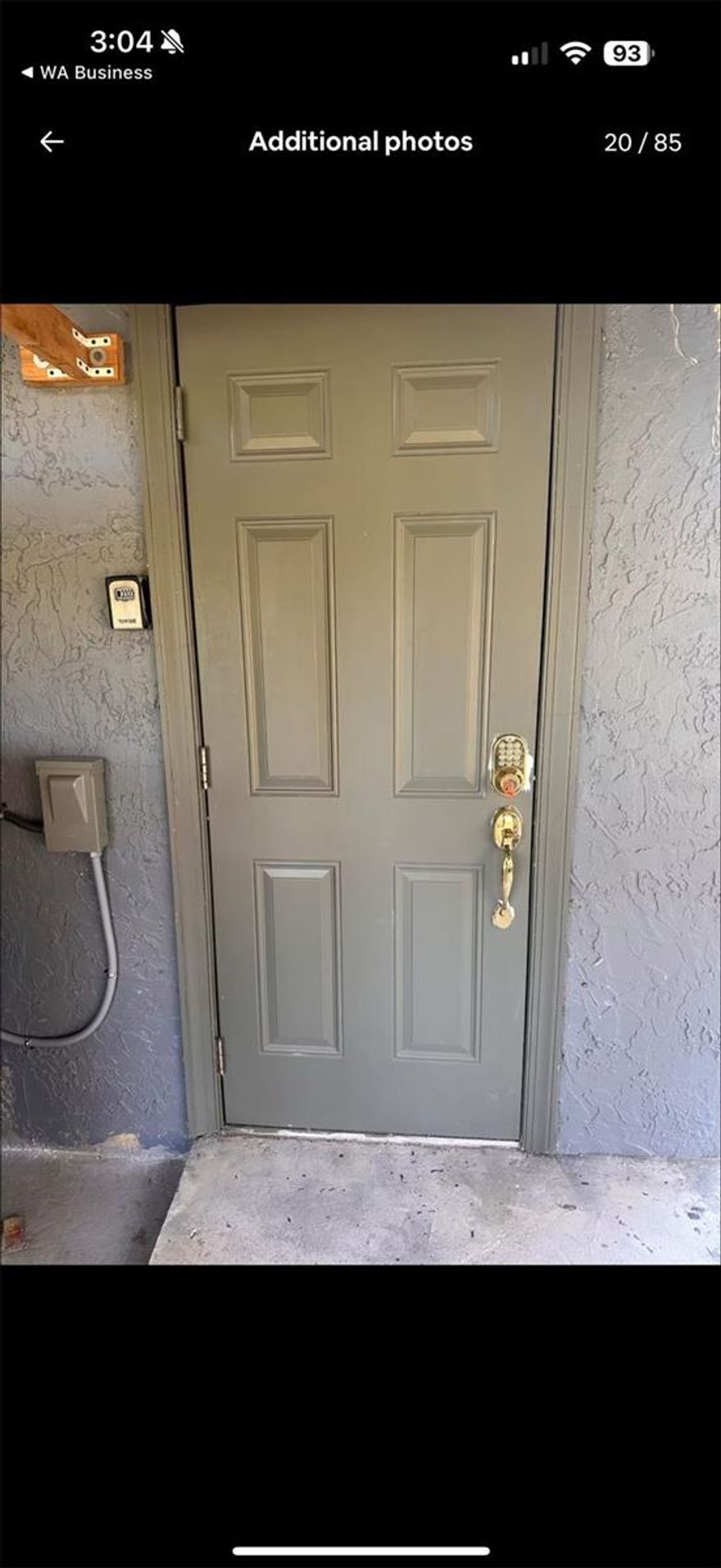 Welcome to this charming independent studio with private entrance in a quiet Orlando neighborhood. Offering a bright open layout, this living space includes a full bathroom and kitchenette, creating a comfortable and private environment. It’s an excellent option for those seeking independence while staying connected to all Central Florida. 

Utilities are included for a stress-free lifestyle. Conveniently located near shopping, dining, Orlando International Airport, and the major attractions, this residence provides both privacy and accessibility in one.