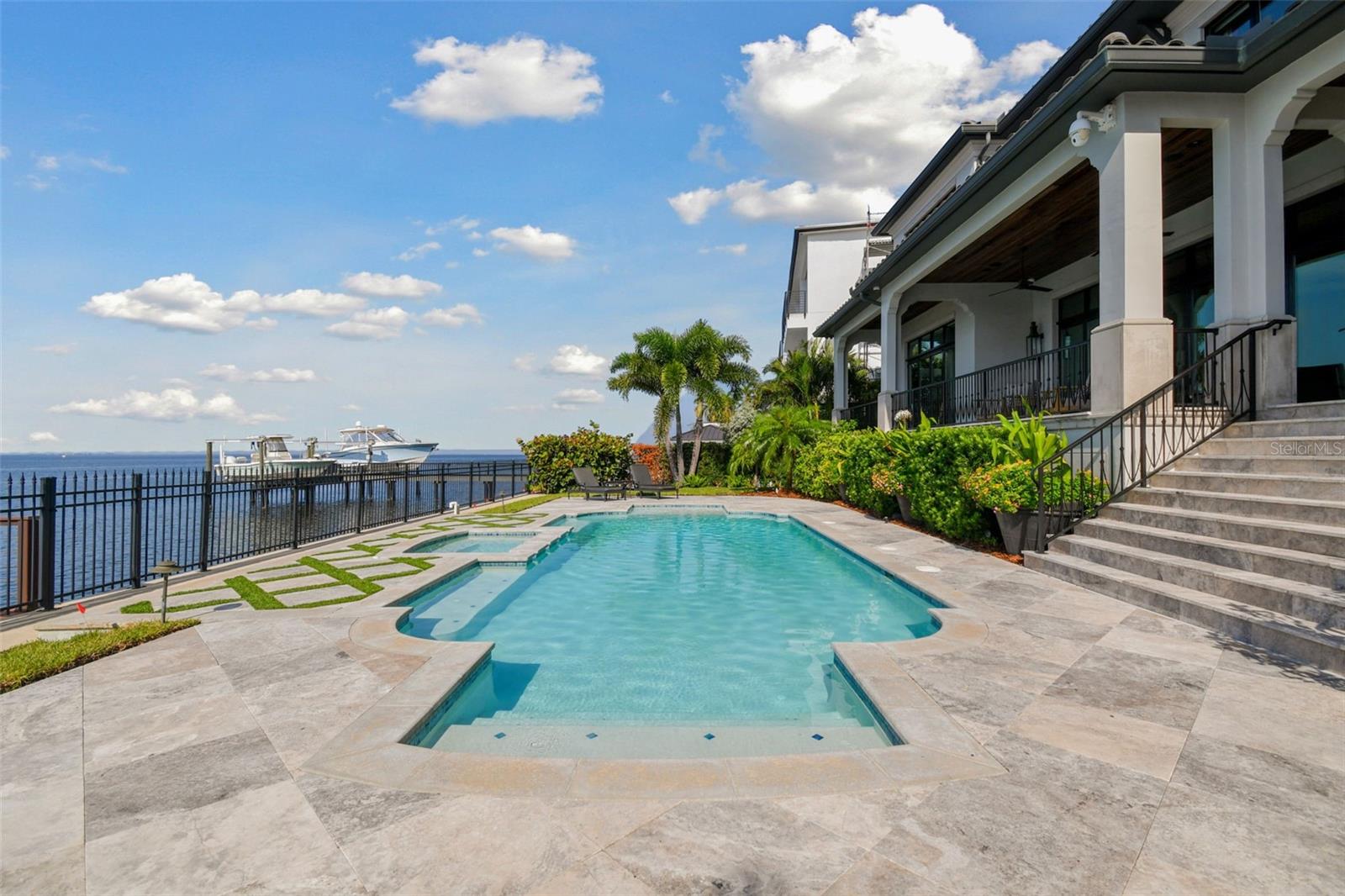 SUNSET PARK ISLES UNIT 1 - Residential