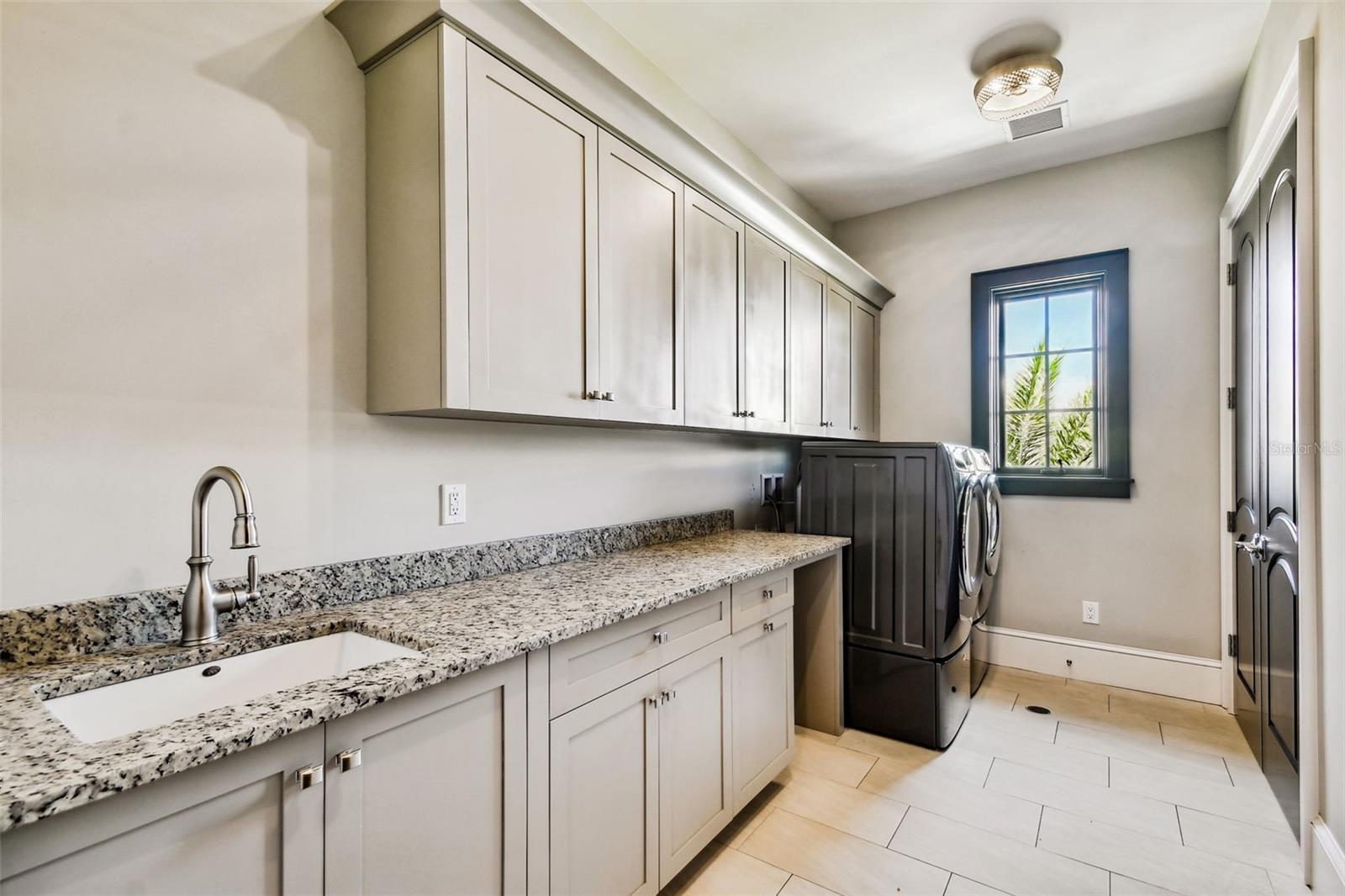SUNSET PARK ISLES UNIT 1 - Residential