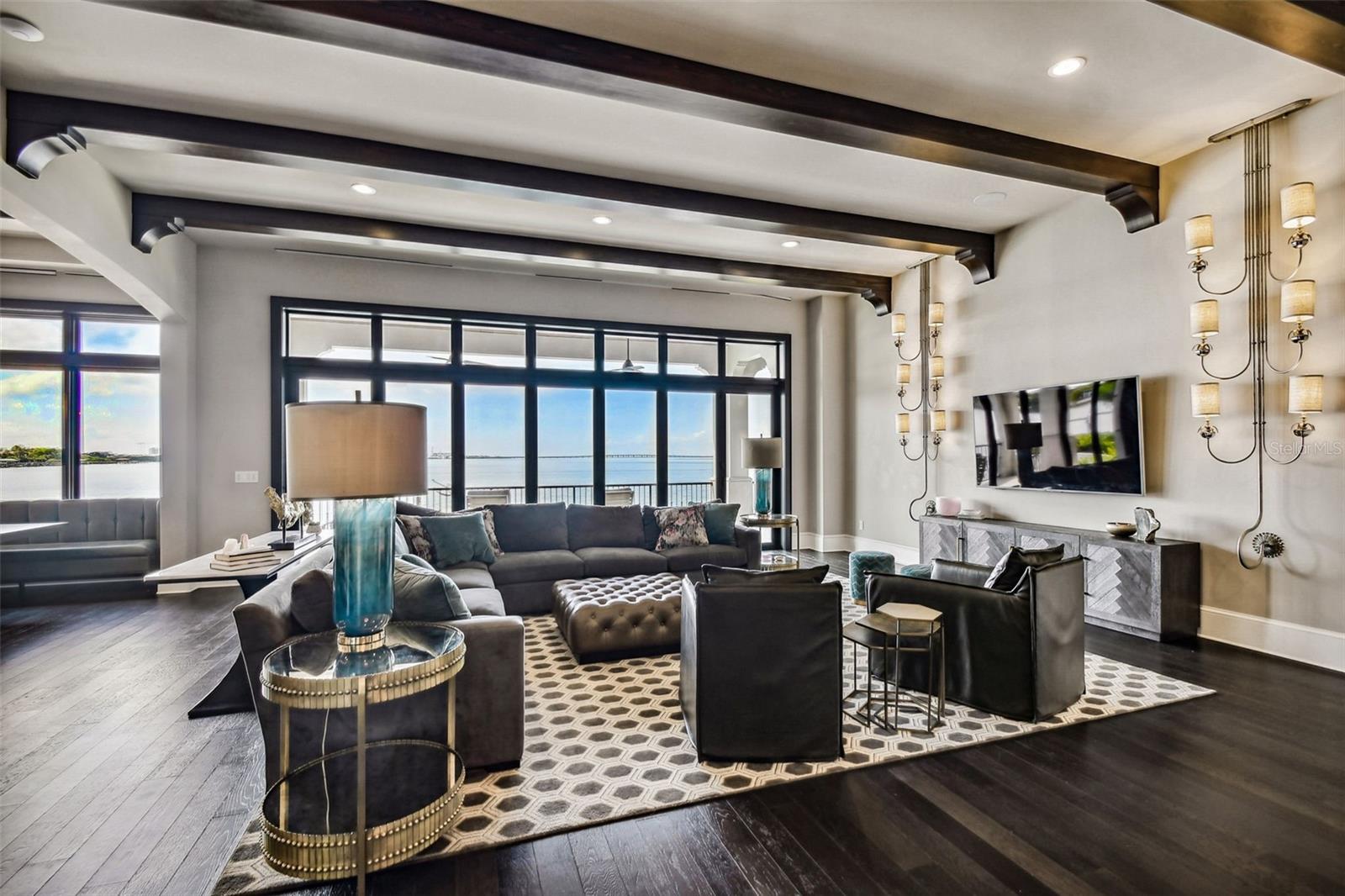 SUNSET PARK ISLES UNIT 1 - Residential