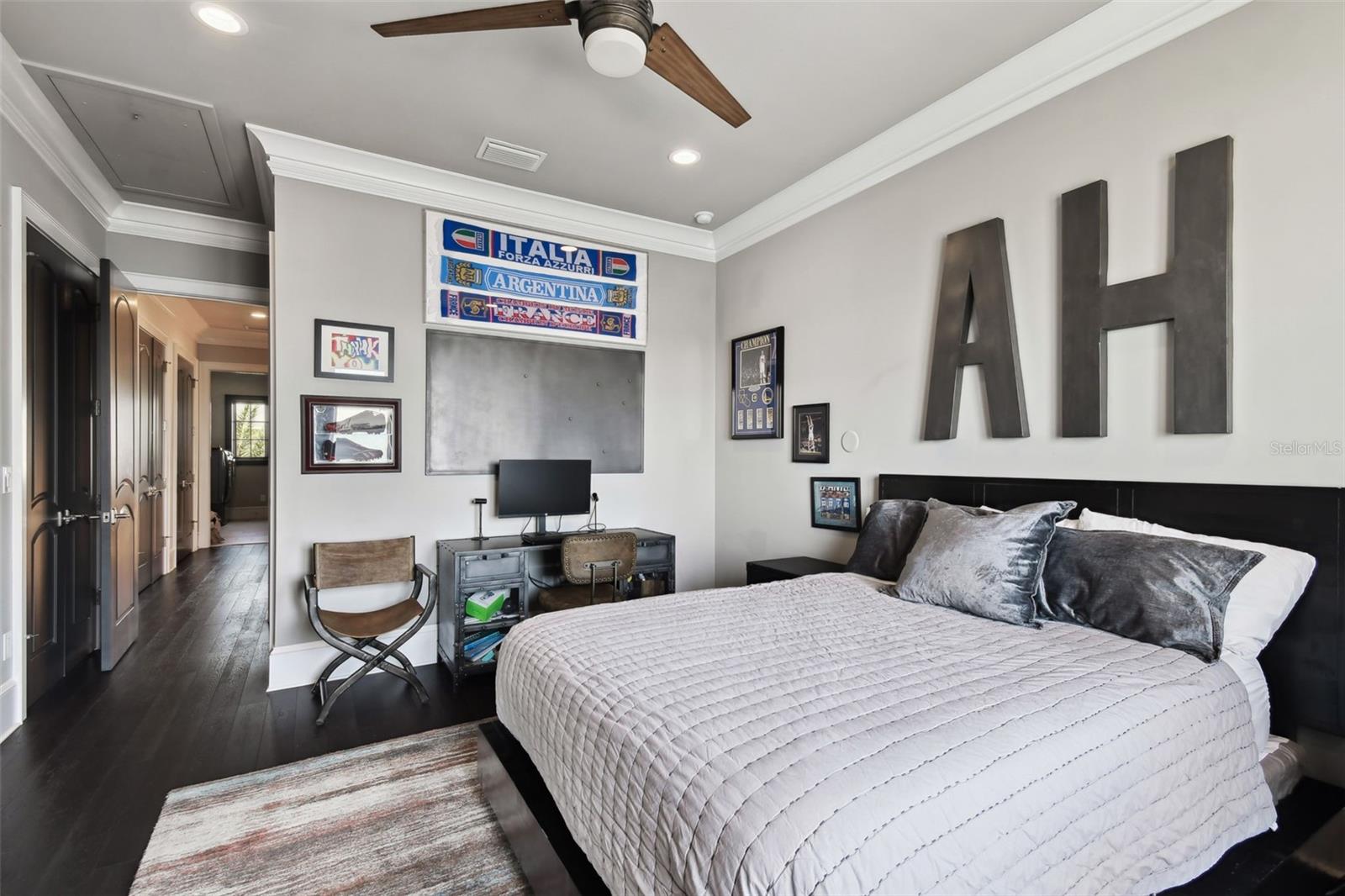 SUNSET PARK ISLES UNIT 1 - Residential