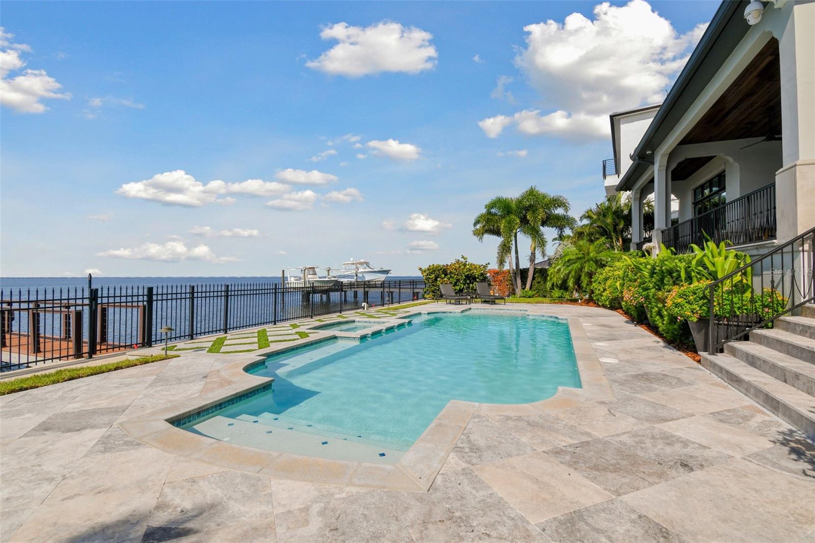 SUNSET PARK ISLES UNIT 1 - Residential