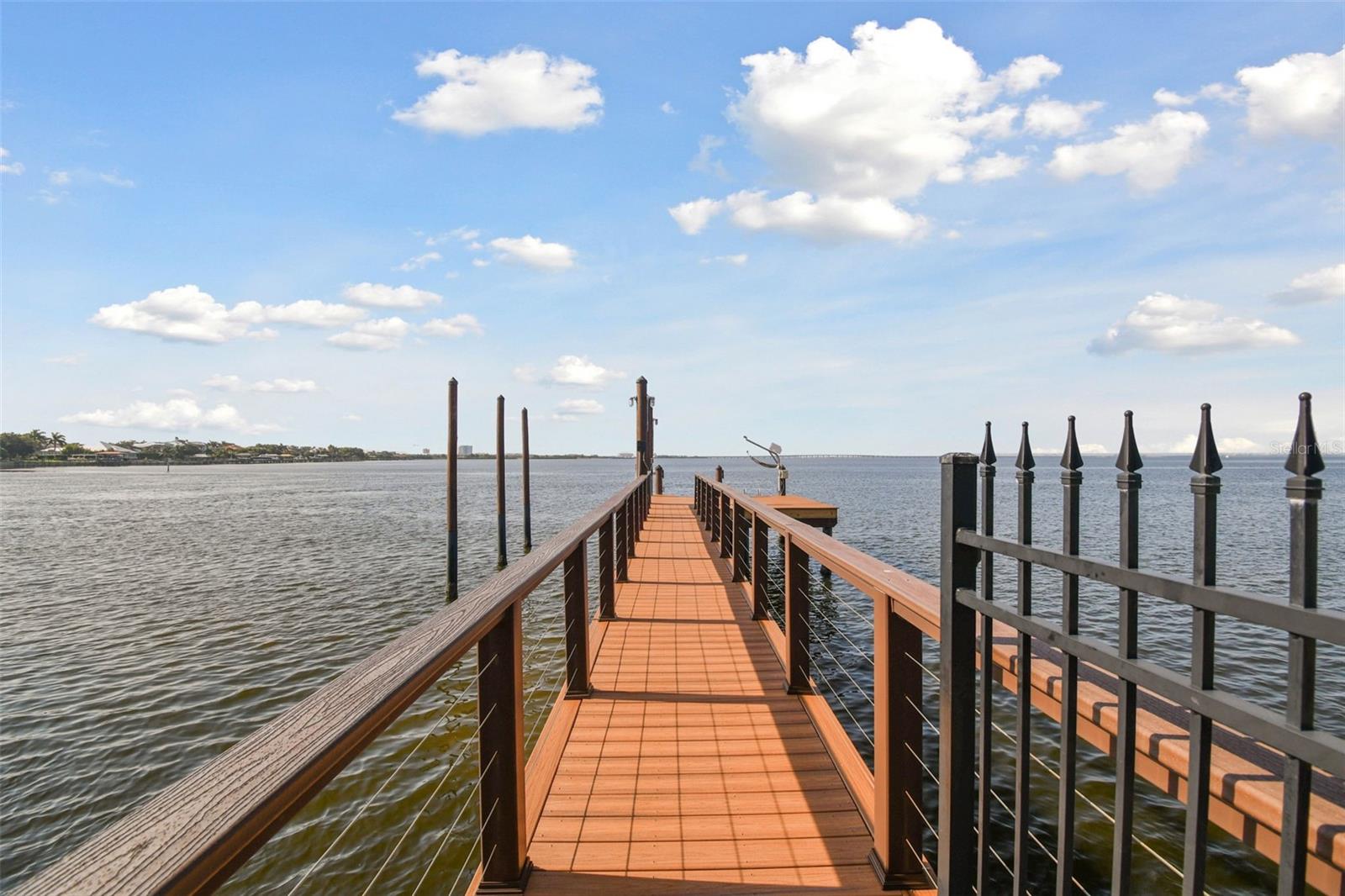 SUNSET PARK ISLES UNIT 1 - Residential