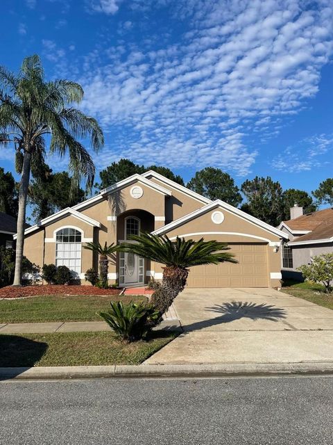 A home in LAKE MARY