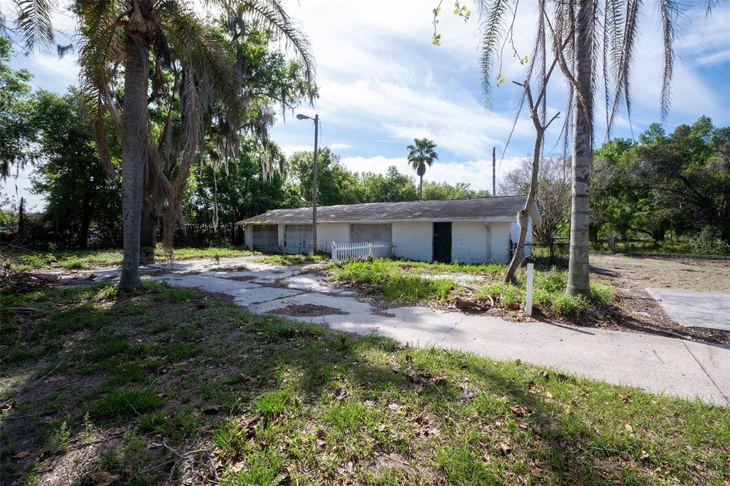 Photo of 2910 Frank Moore Road, Plant City, FL 33566 (MLS # L4962203)