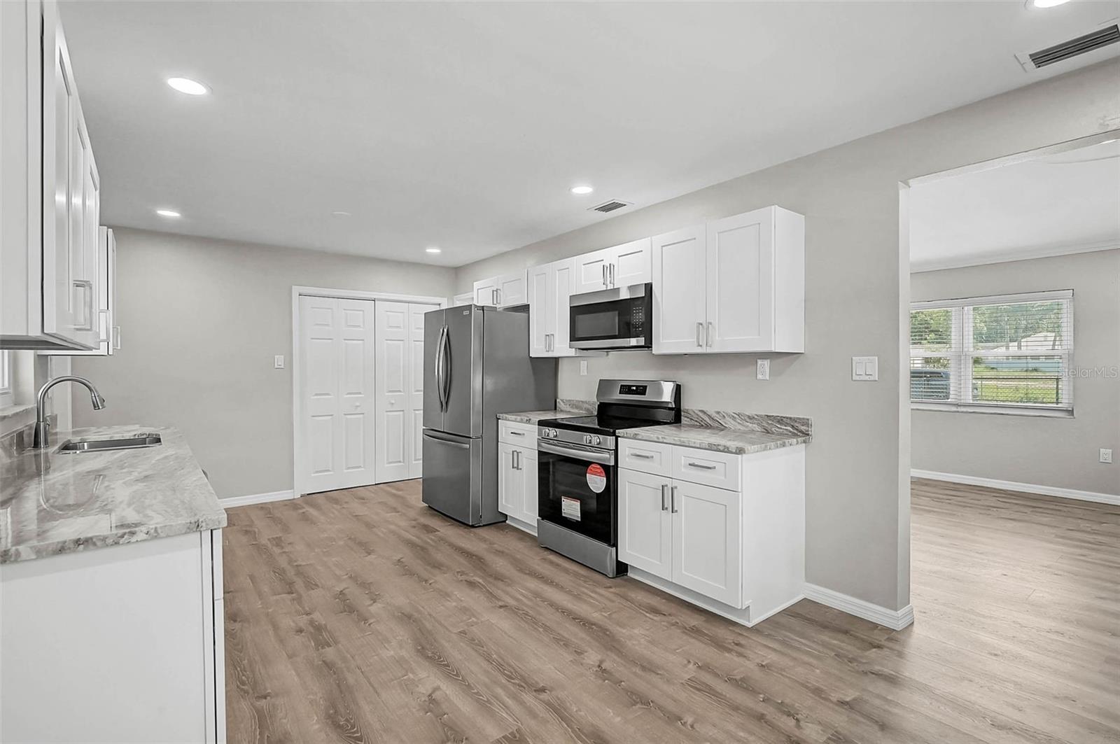 MANATEE GARDENS THIRD SEC - Residential