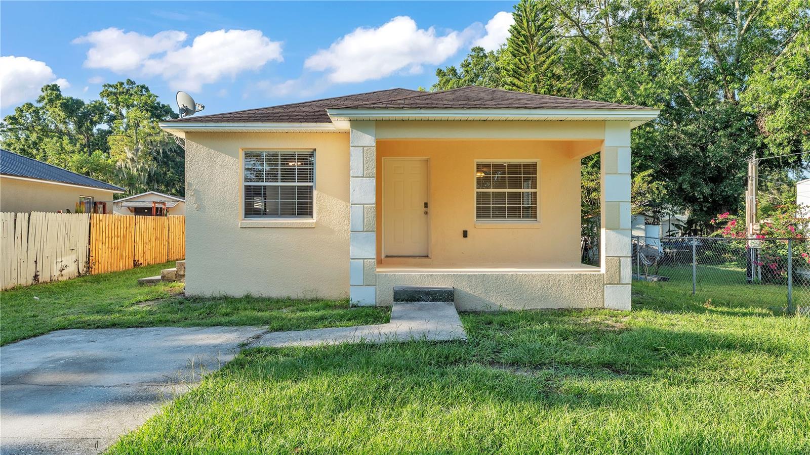 Charming 3-bedroom, 2-bath home conveniently located near downtown Lakeland and Lakeside Village. This property features tile flooring throughout, an inside laundry room, and a fully equipped kitchen with all appliances included. Recent updates include fresh interior paint, new light fixtures, and ceiling fans throughout. With no HOA, this home offers flexibility and convenience. Enjoy being just minutes from area schools, the new Bonnet Springs Park, and quick access to the Polk Parkway.