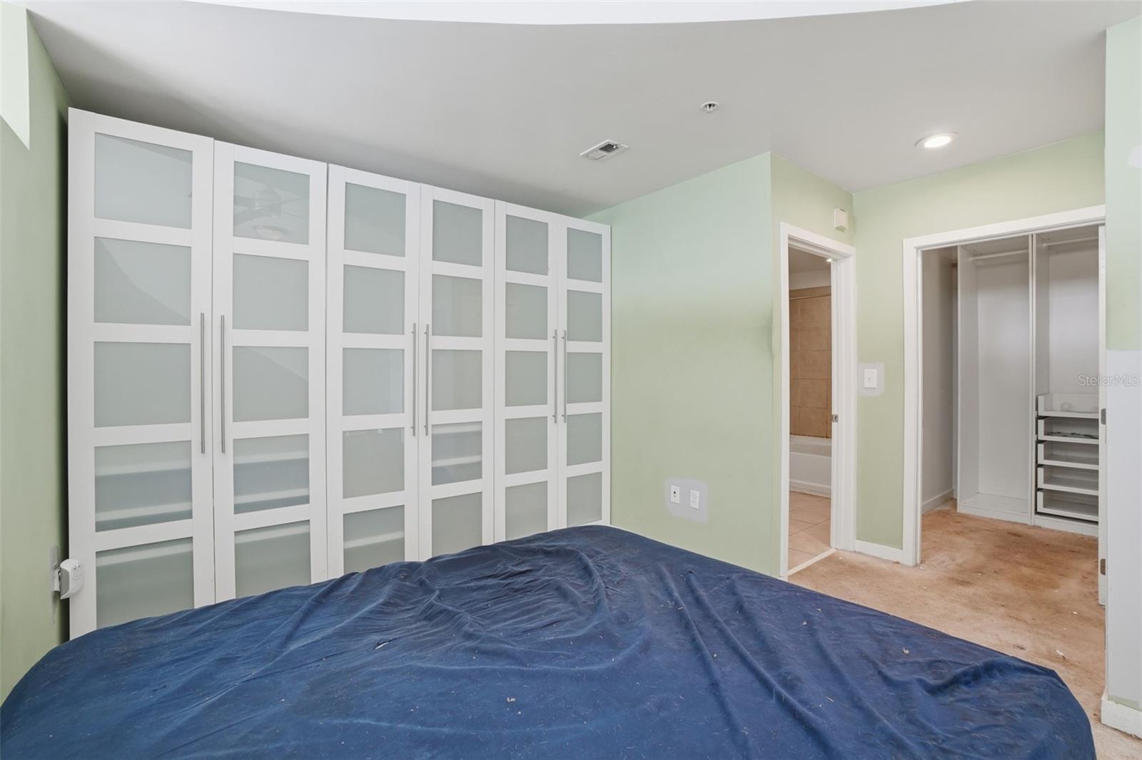 SOLAIRE/PLAZA CONDO - Residential