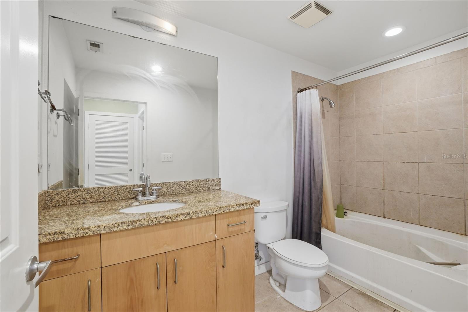 SOLAIRE/PLAZA CONDO - Residential