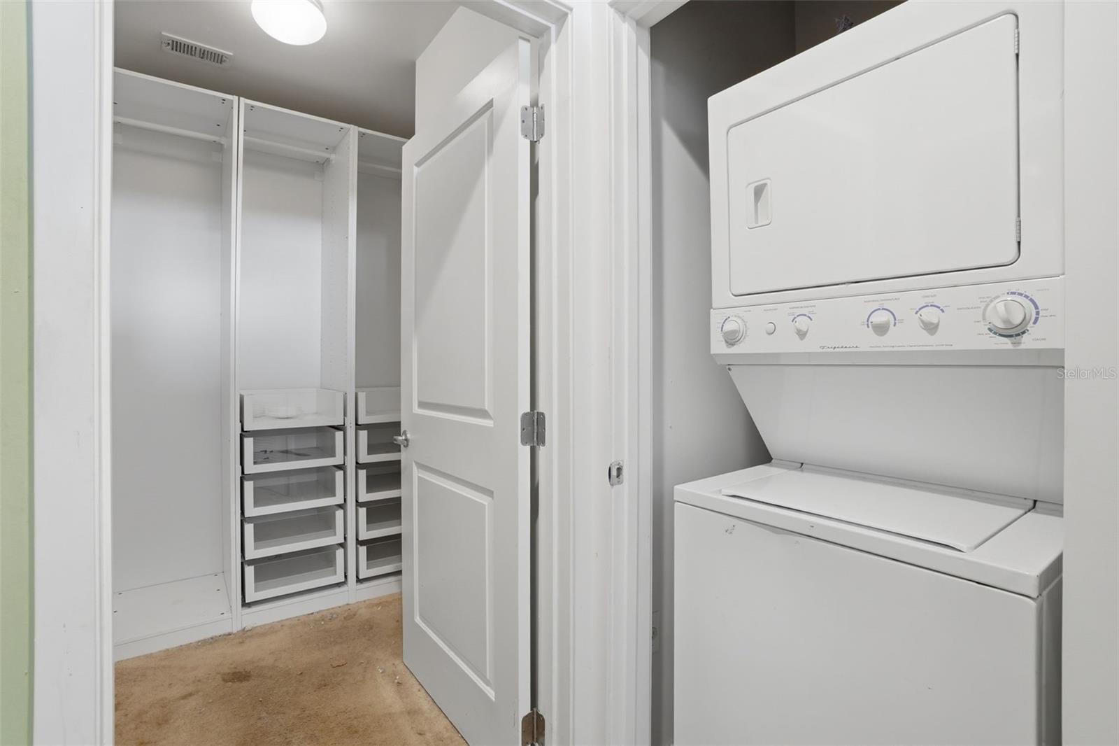 SOLAIRE/PLAZA CONDO - Residential