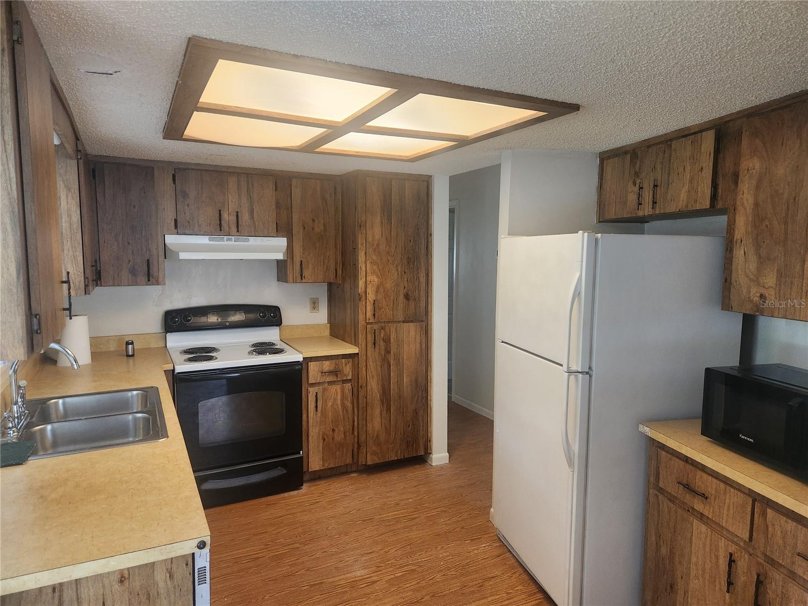 PINE RUN ESTATE - Residential Lease