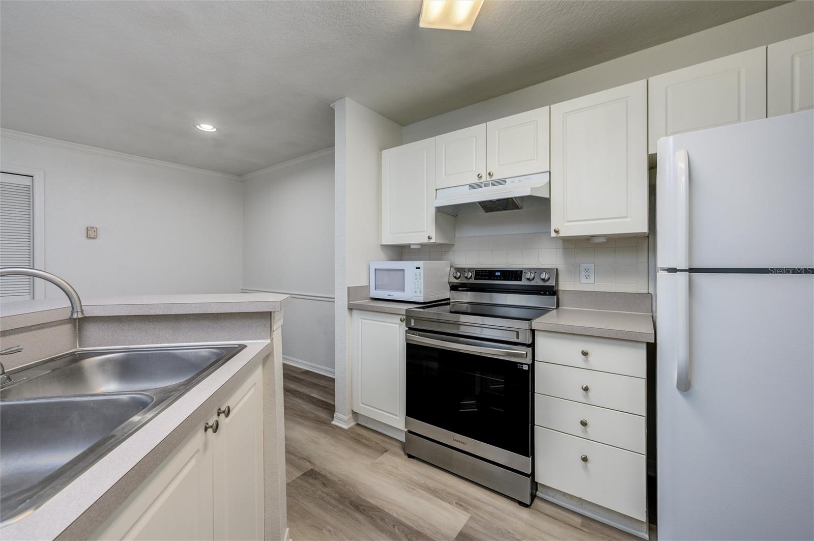 LAKEVIEW AT CALUSA TRACE - Residential