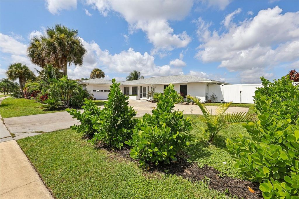 Photo of 498 Port Malabar Boulevard NE, Palm Bay, FL 32905 (MLS # S5134476)