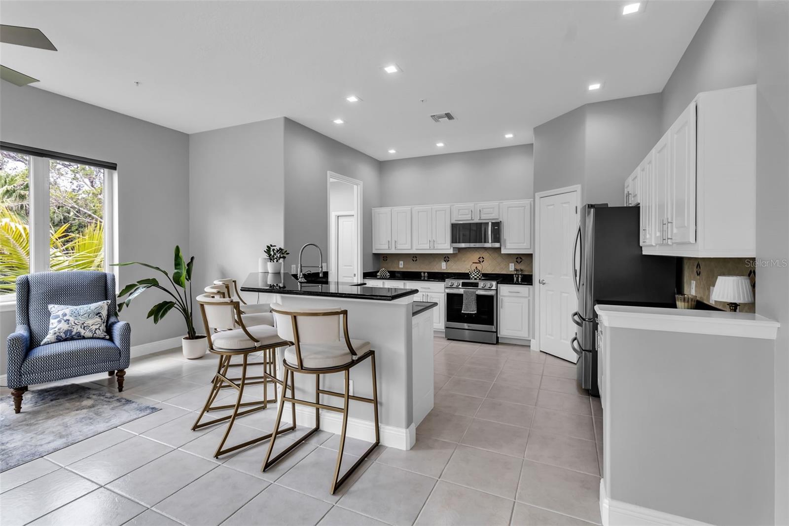 EMERALD POINTE SOUTH - Residential