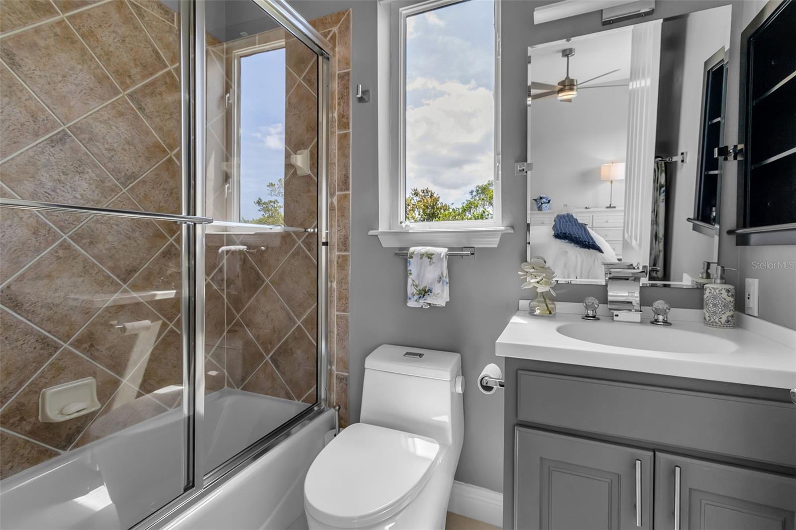 EMERALD POINTE SOUTH - Residential