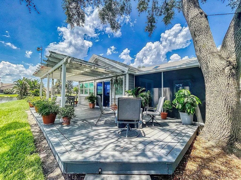 PINE ISLAND PH 02 - Residential