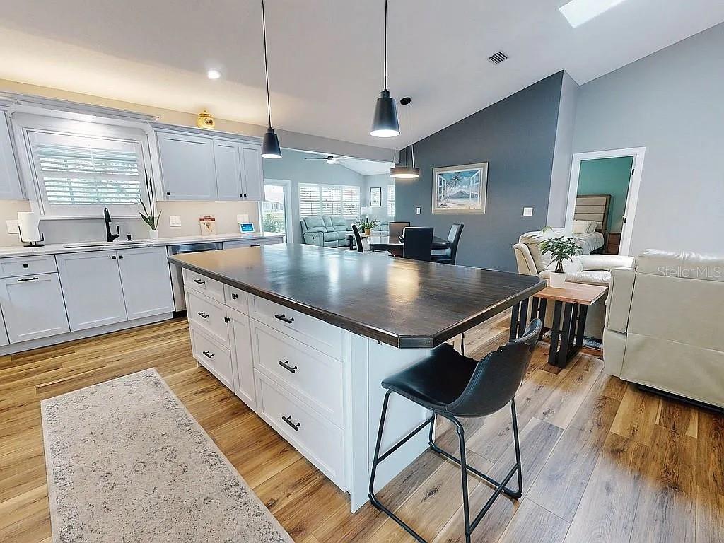 PINE ISLAND PH 02 - Residential