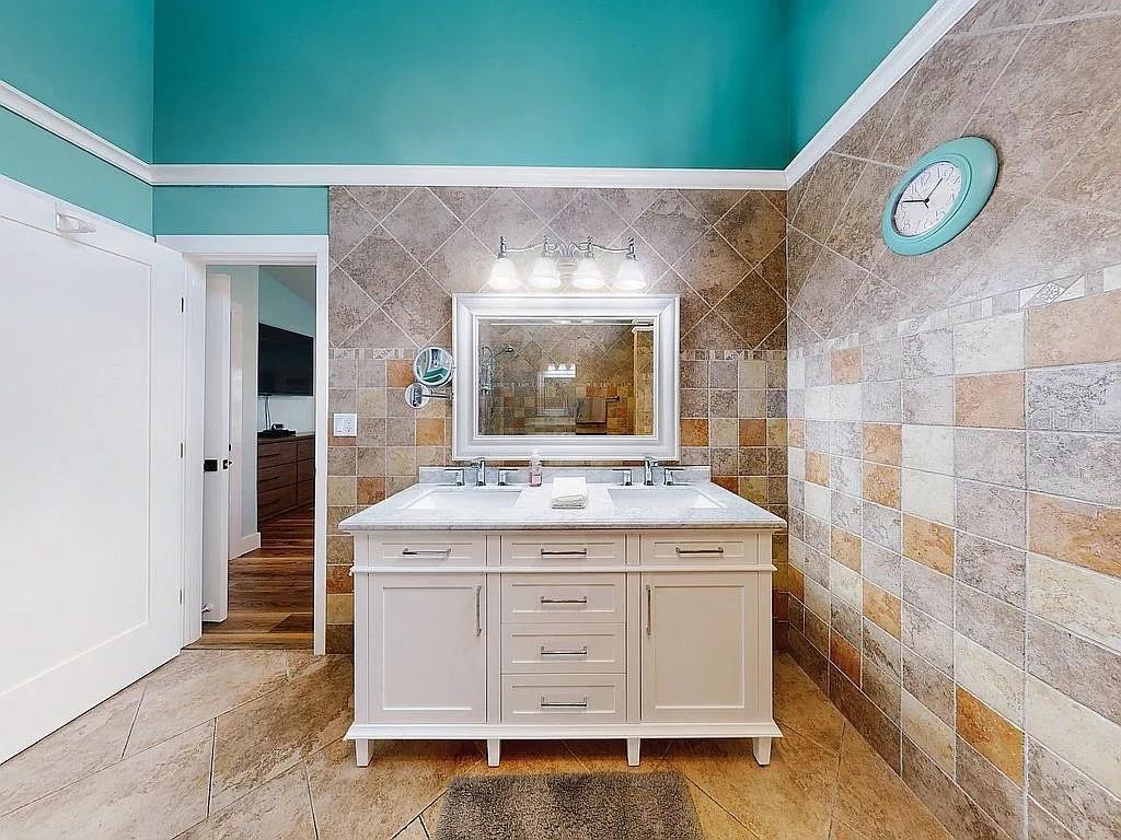 PINE ISLAND PH 02 - Residential