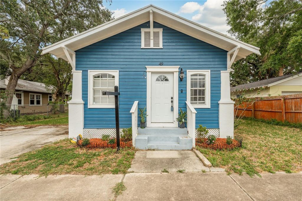 Photo of 49 W Boyer Street, Tarpon Springs, FL 34689 (MLS # U8245664)