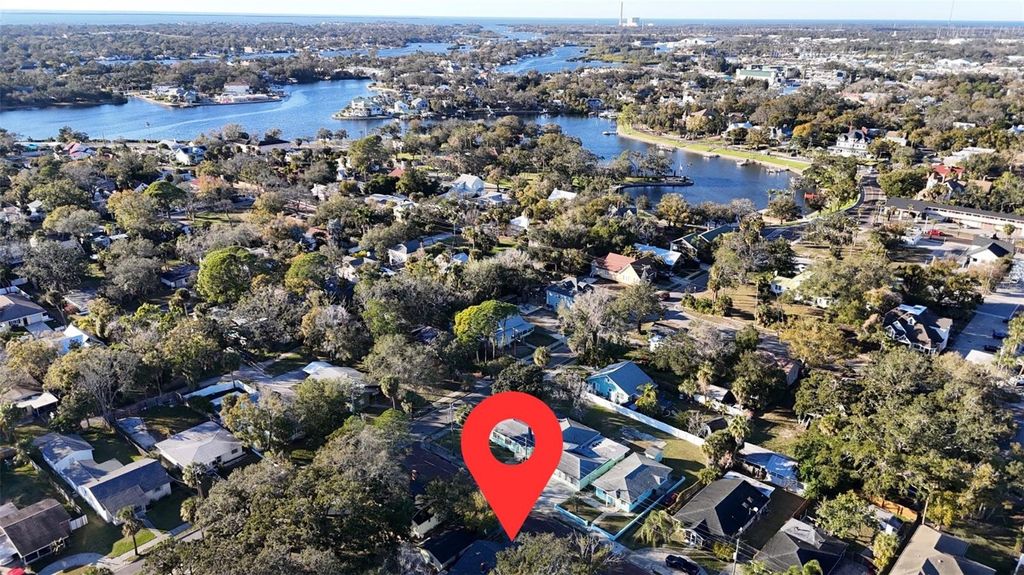 Photo of 49 W Boyer Street, Tarpon Springs, FL 34689 (MLS # U8245664)