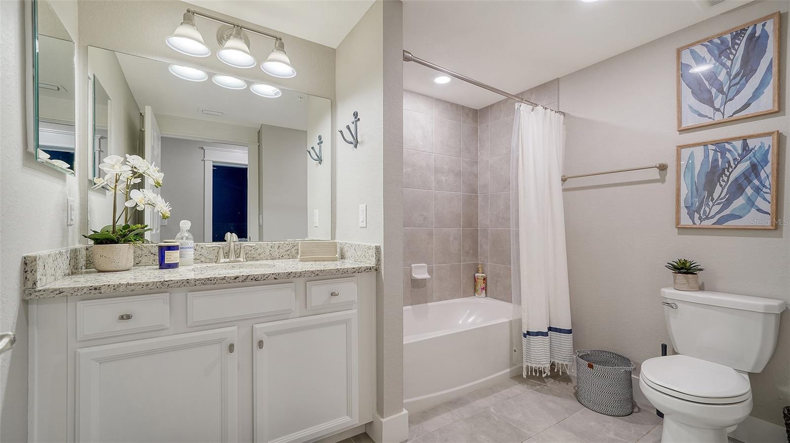 COACH HOMES III AT LAKEWOOD NATL PH 9 - Residential Lease