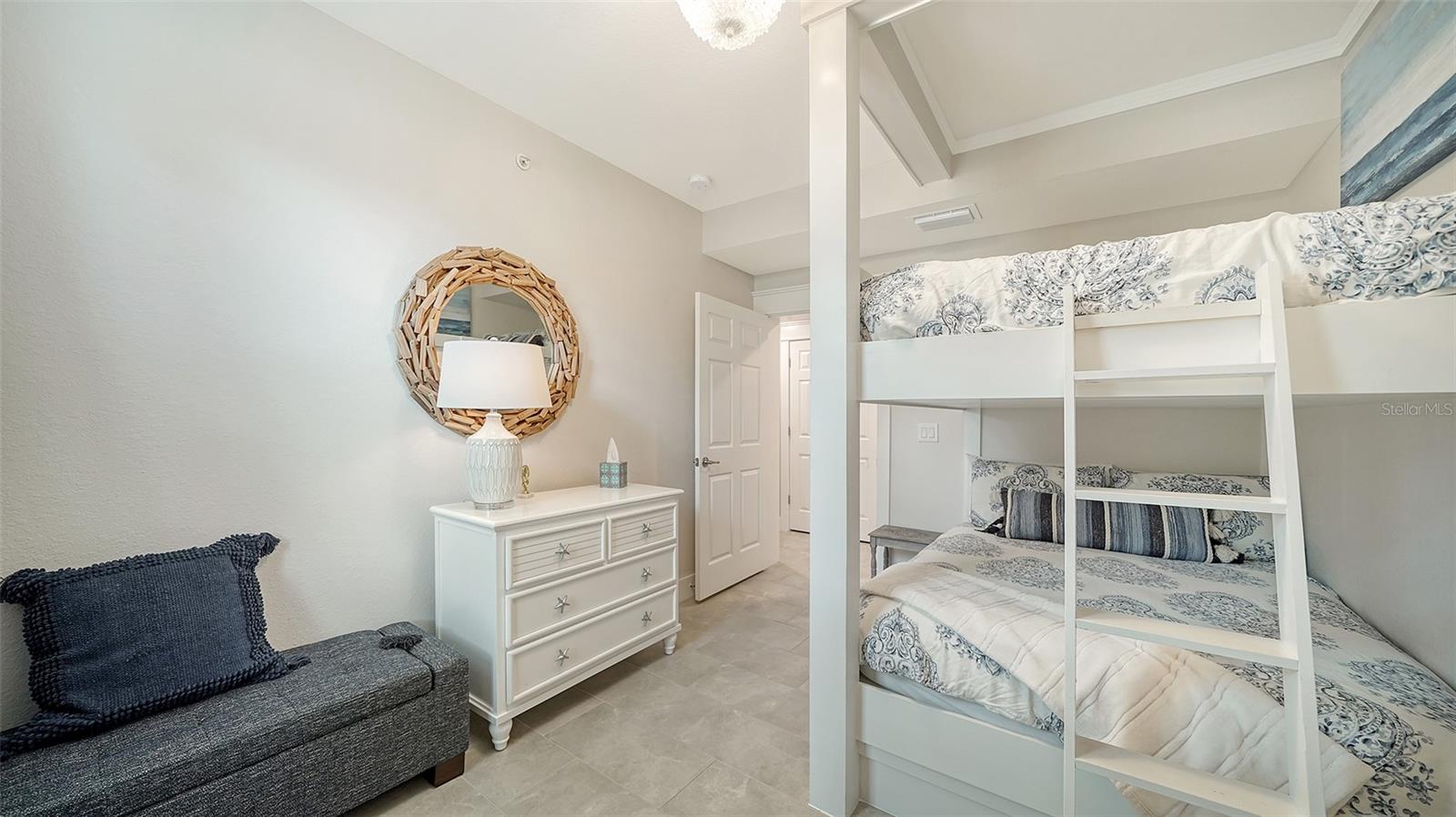 COACH HOMES III AT LAKEWOOD NATL PH 9 - Residential Lease
