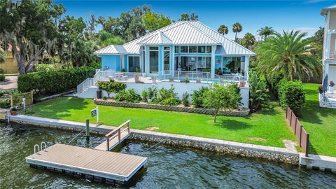 Photo of 838 SW Kings Bay Drive, Crystal River, FL 34429 (MLS # TB8529231)