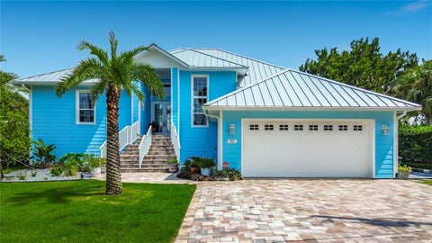 Tiny photo for 838 SW Kings Bay Drive, Crystal River, FL 34429 (MLS # TB8529231)