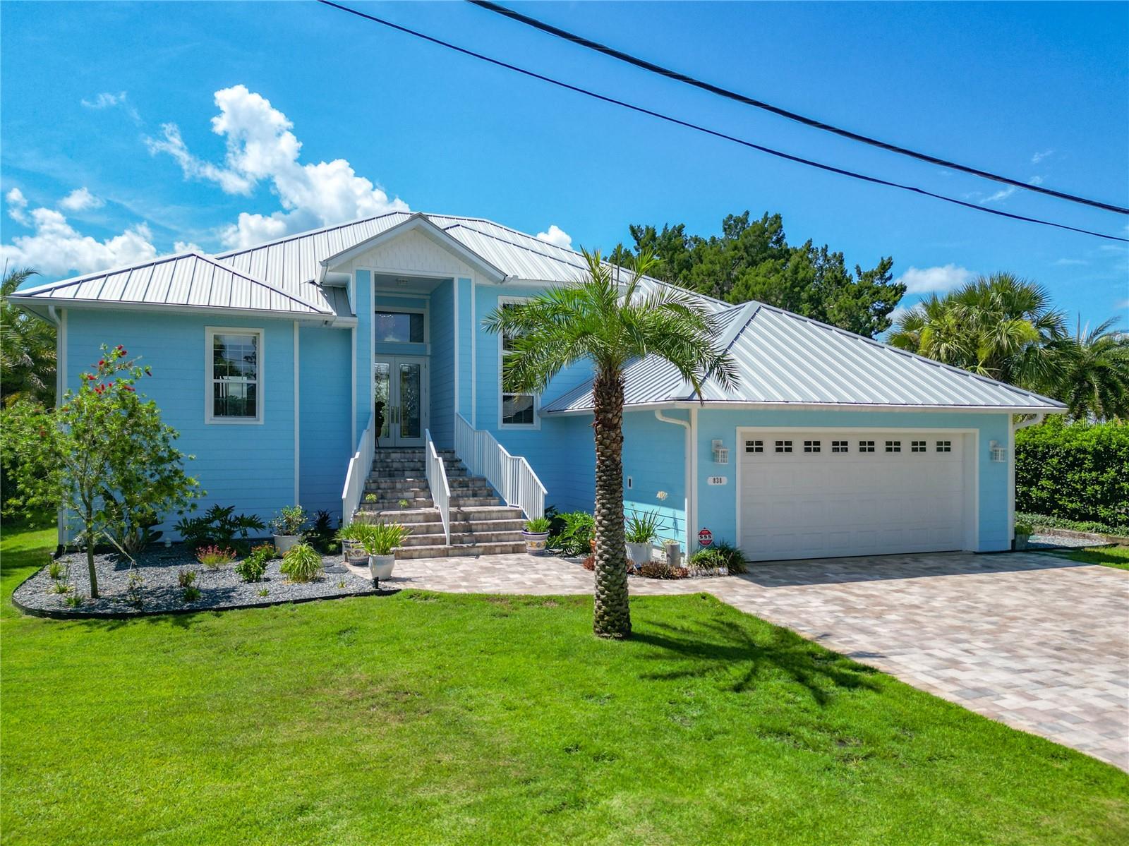 838 SW KINGS BAY DRIVE