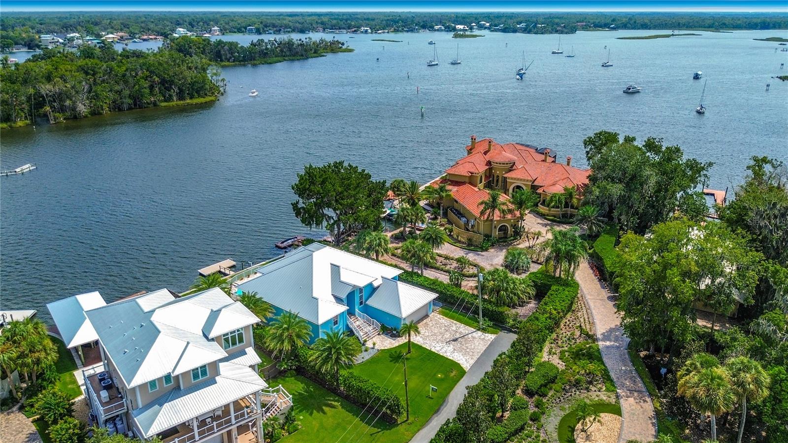 838 SW KINGS BAY DRIVE