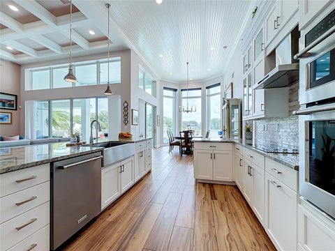 Tiny photo for 838 SW Kings Bay Drive, Crystal River, FL 34429 (MLS # TB8529231)