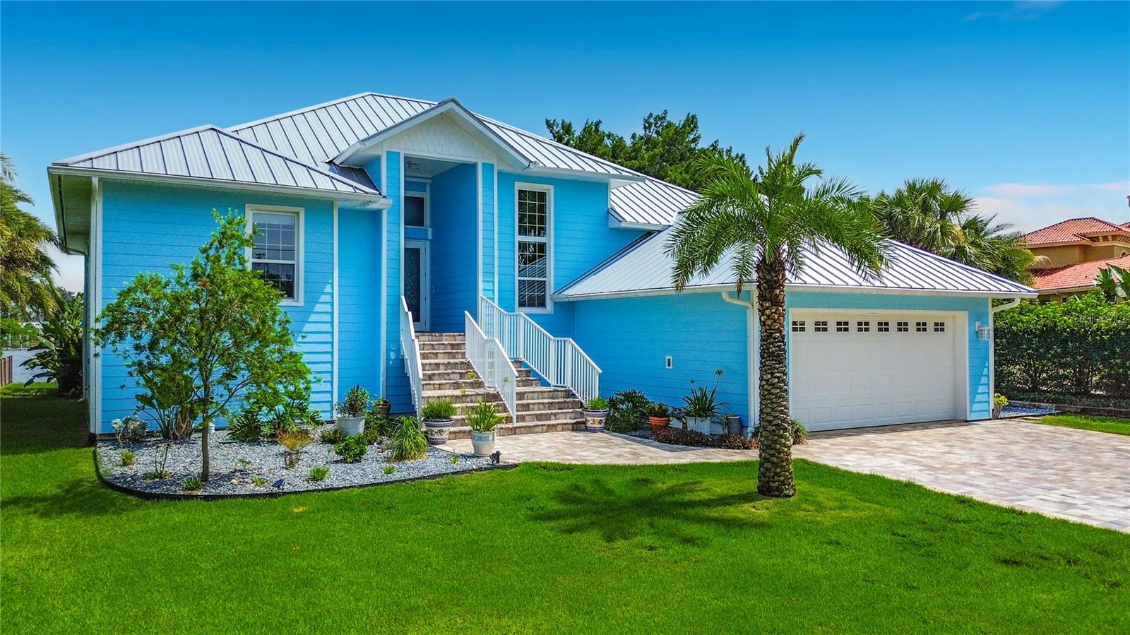 838 SW KINGS BAY DRIVE