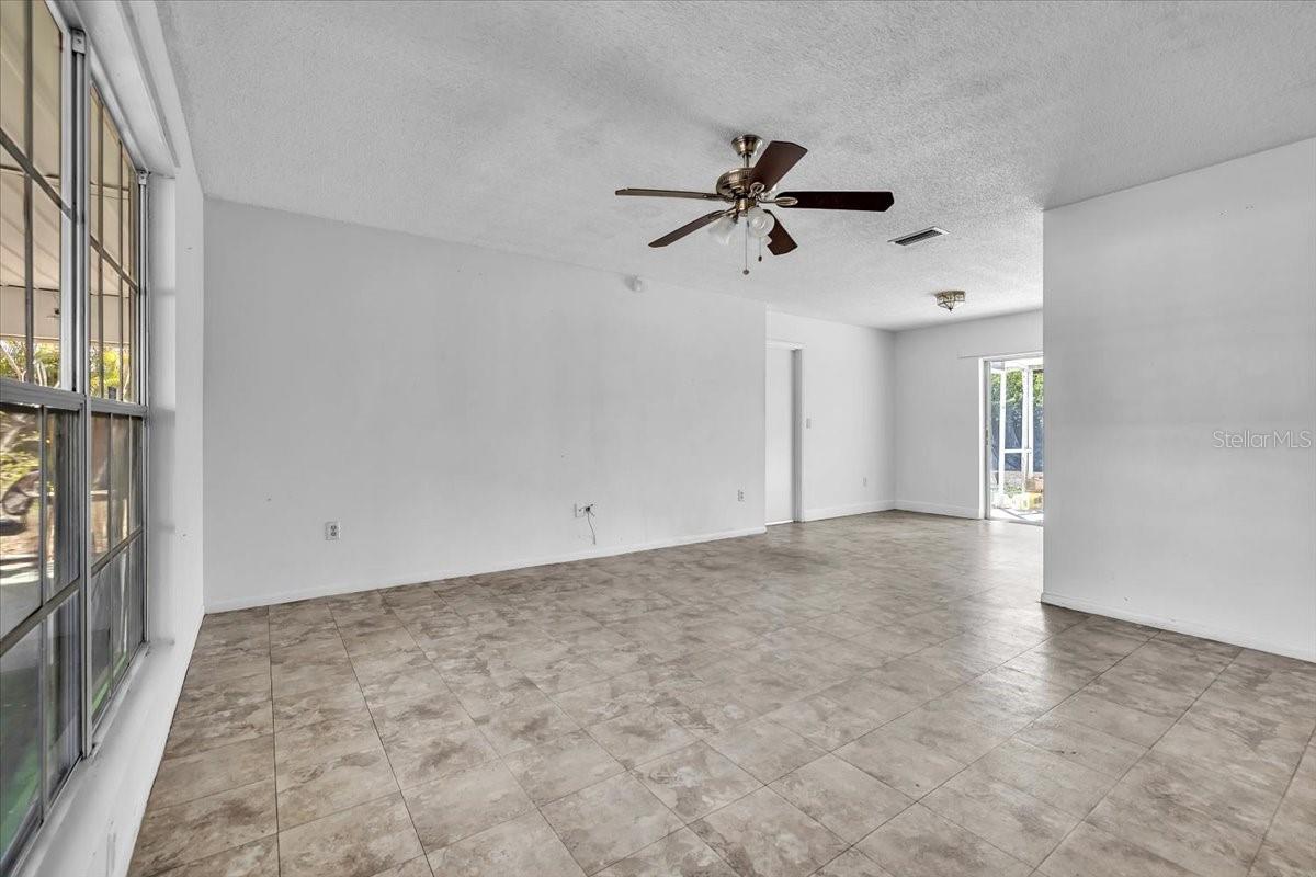 22265 NIAGARA AVENUE