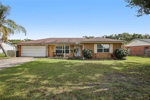 Photo of 5737 Sands Point Drive, Lakeland, FL 33809 (MLS # TB8436874)
