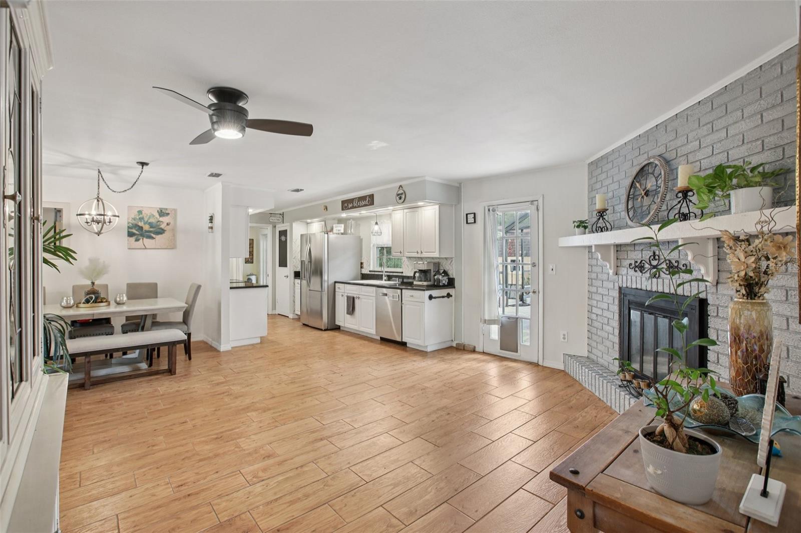 LAKE GIBSON SHORES - Residential