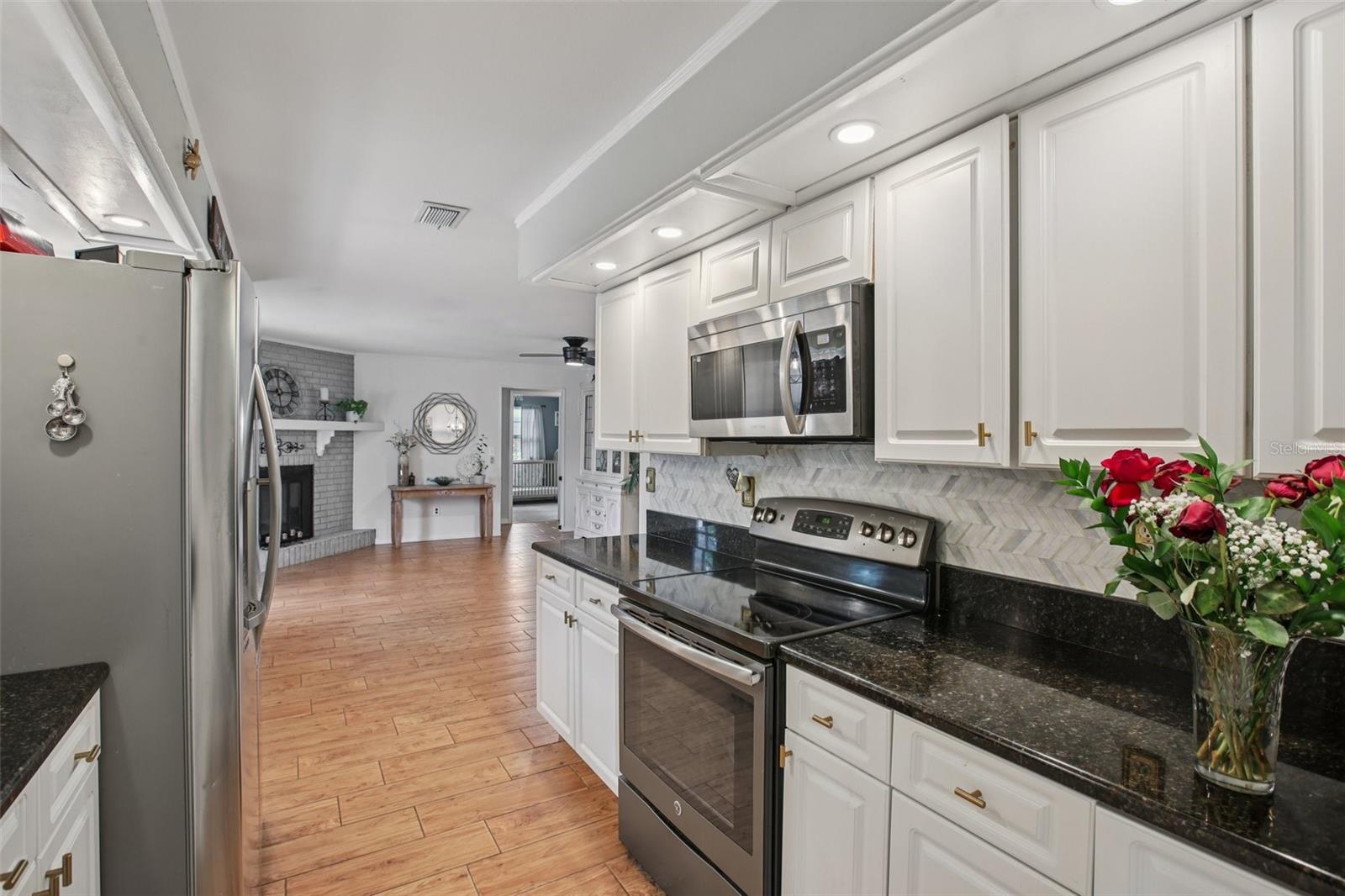 LAKE GIBSON SHORES - Residential