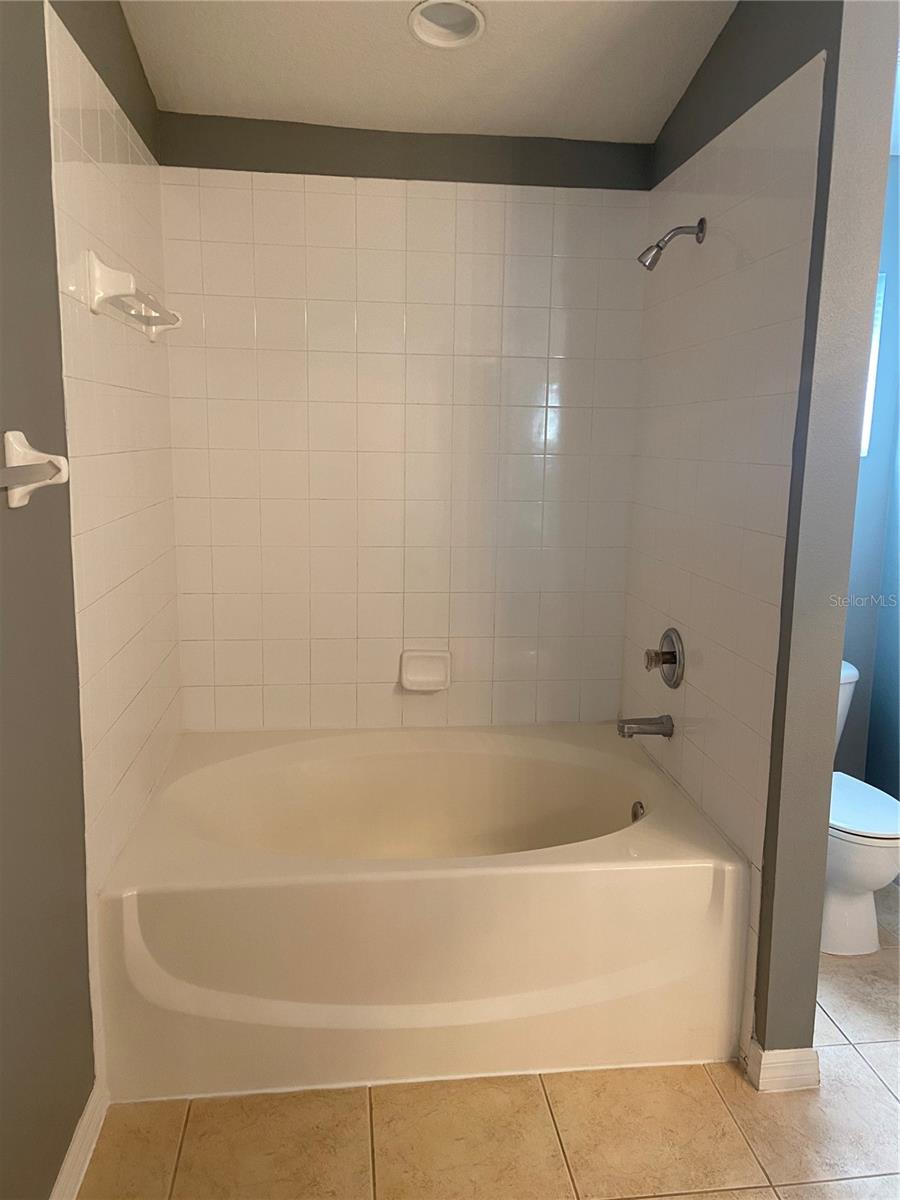 SADDLE CREEK MANOR - Residential