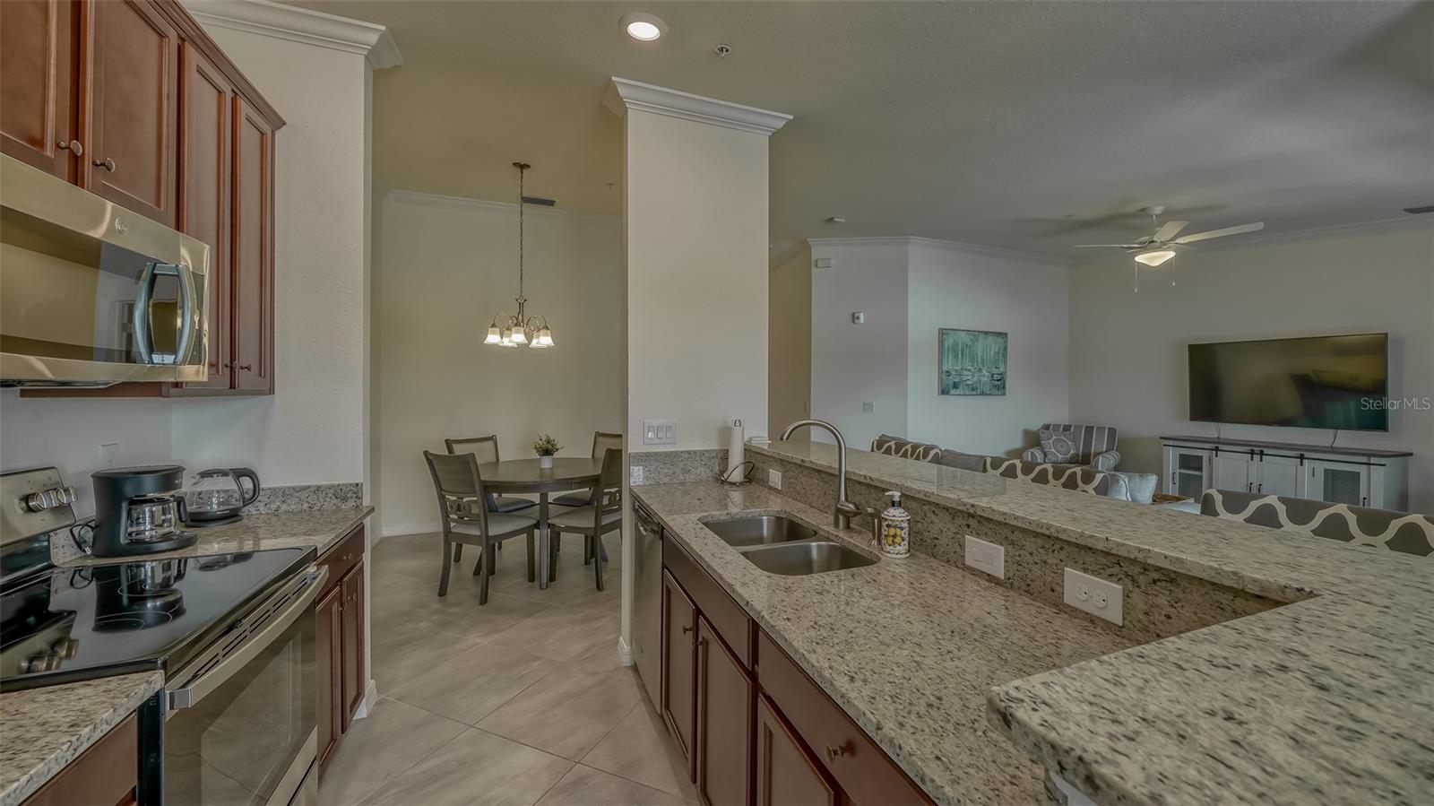 LAKEWOOD NATIONAL VERANDA IV AT PH III - Residential Lease