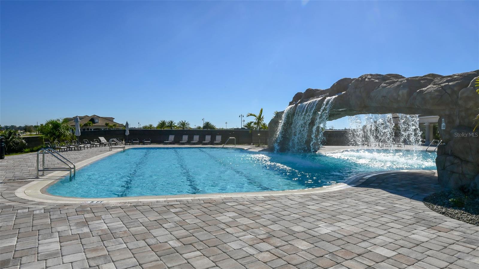 LAKEWOOD NATIONAL VERANDA IV AT PH III - Residential Lease
