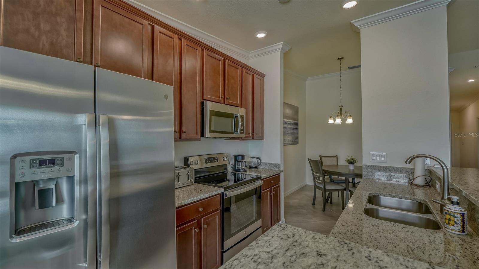 LAKEWOOD NATIONAL VERANDA IV AT PH III - Residential Lease