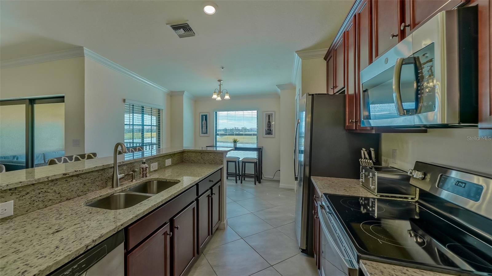 LAKEWOOD NATIONAL VERANDA IV AT PH III - Residential Lease