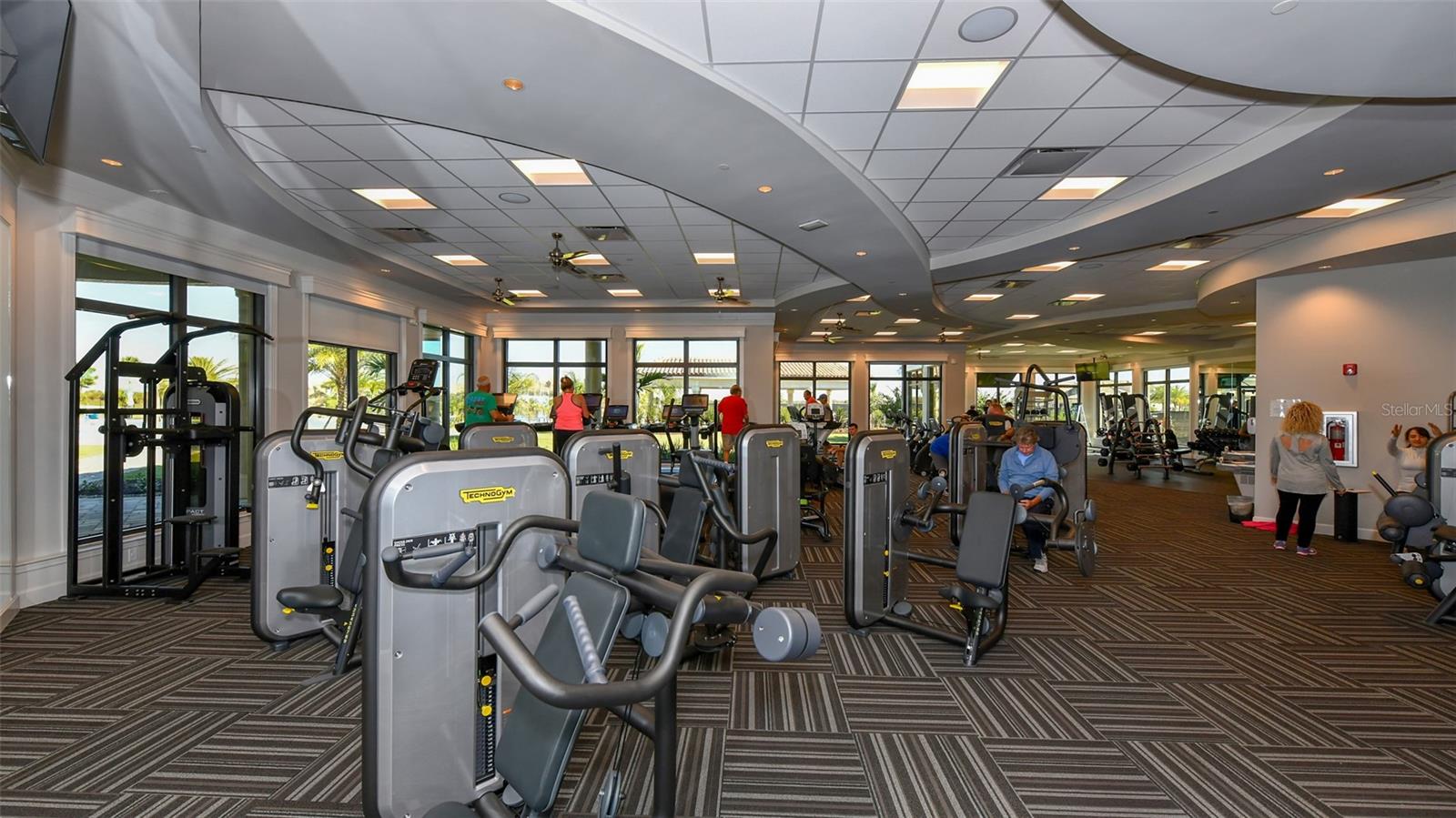 LAKEWOOD NATIONAL VERANDA IV AT PH III - Residential Lease
