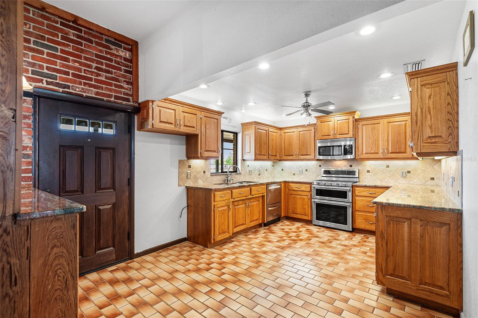 LAKE GUM ESTATES - Residential